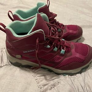 Like new Merrell boots size 4M worn once